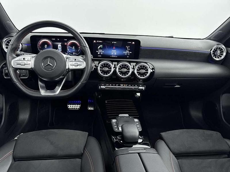 Occasion Mercedes A250 AMG line 218 PK (160 kW) 2021 Grijs Hatchback