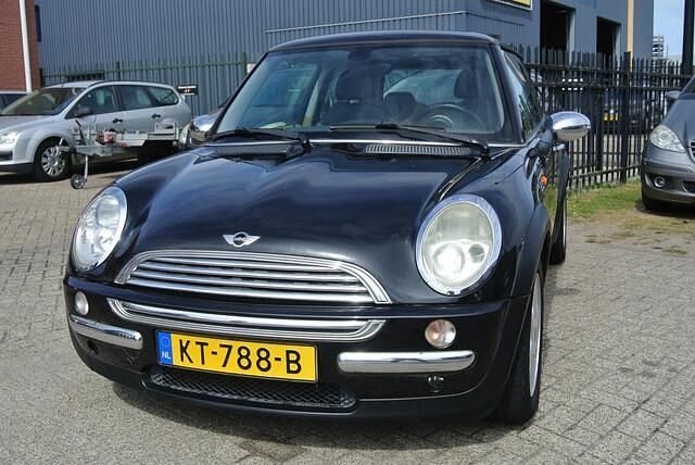 Zwart Gebruikt 2004 Mini ONE Pepper Hatchback | € 1.199 (Eerlijke prijs) - Afbeelding 1/3