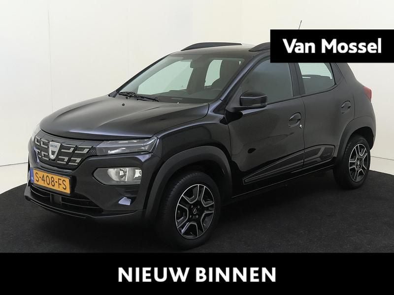 Zwart Gebruikt 2023 Dacia Spring Comfort Hatchback | € 11.940 (Eerlijke prijs) - Afbeelding 1/4
