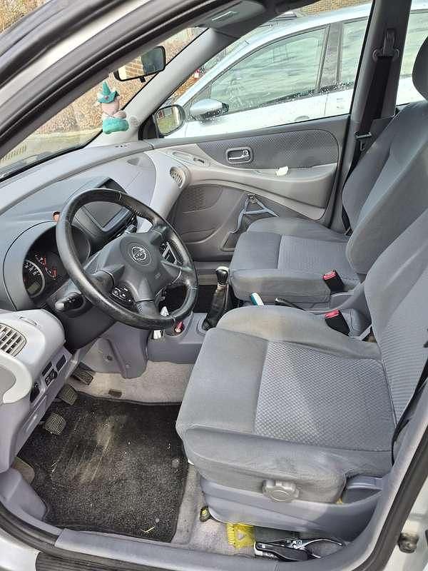 Occasion Nissan Almera Tino Visia 116 PK (85 kW) 2004 Grijs MPV