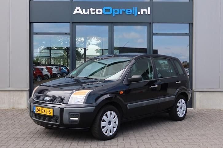Zwart, andere lak Gebruikt 2010 Ford Fusion Cool & Sound Edition MPV | € 5.495 (Duur) - Afbeelding 1/4