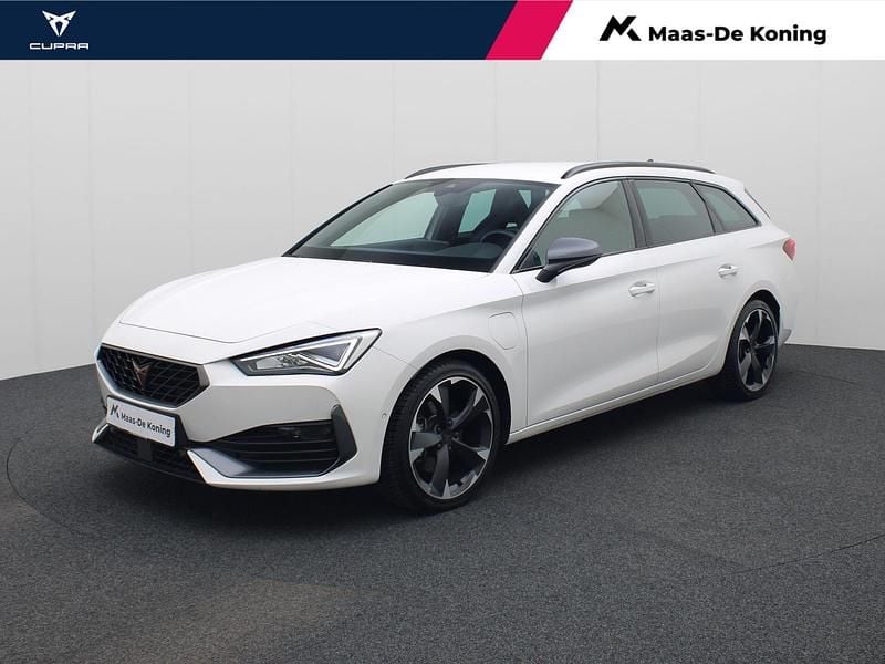 Wit Gebruikt 2022 Cupra Leon VZ Stationwagen | € 27.940 (Eerlijke prijs) - Afbeelding 1/4