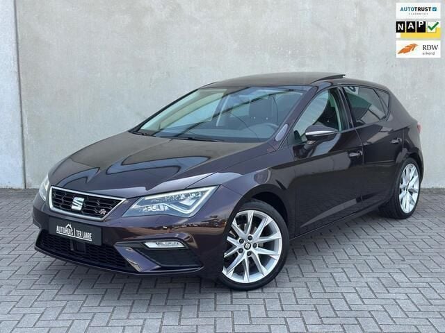 Paars Gebruikt 2017 Seat Leon FR Hatchback | € 16.495 (Eerlijke prijs) - Afbeelding 1/4