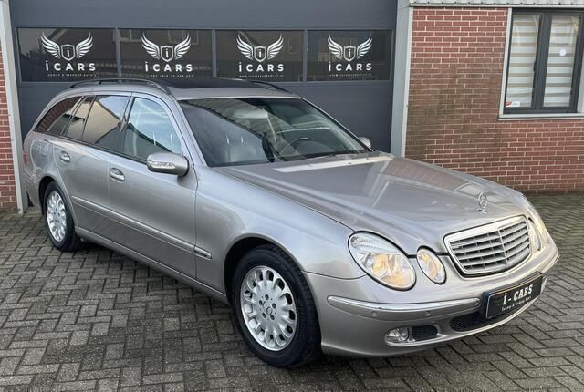 Grijs Gebruikt 2003 Mercedes E200 Stationwagen | € 7.950 - Afbeelding 1/4