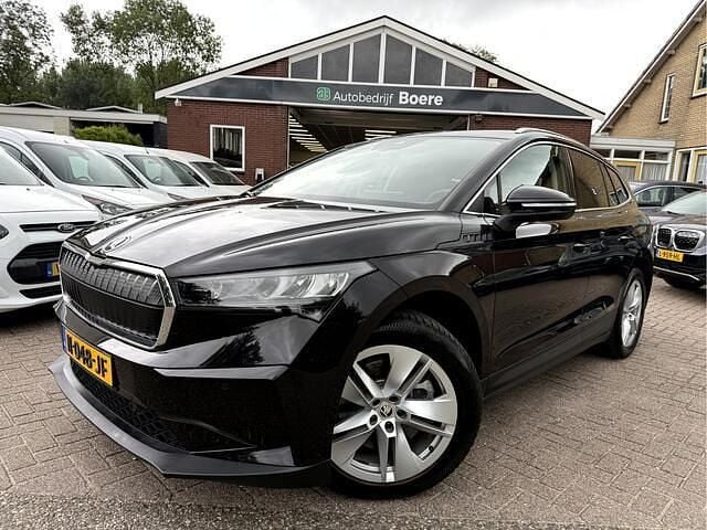 Zwart Gebruikt 2021 Skoda Enyaq iV SUV | € 26.450 (Eerlijke prijs) - Afbeelding 1/4