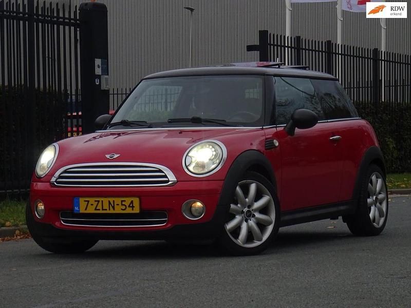 Rood Gebruikt 2009 Mini Cooper Hatchback | € 3.999 (Eerlijke prijs) - Afbeelding 1/4