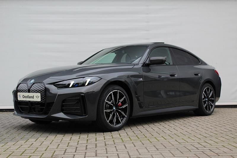 Grijs Nieuw 2025 BMW i4 Executive Sedan | € 77.248 (Duur) - Afbeelding 1/4
