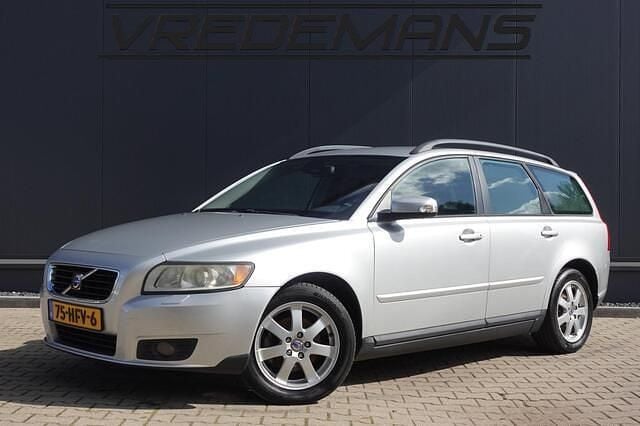 Grijs Gebruikt 2008 Volvo V50 Kinetic Stationwagen | € 3.450 (Goede deal) - Afbeelding 1/4