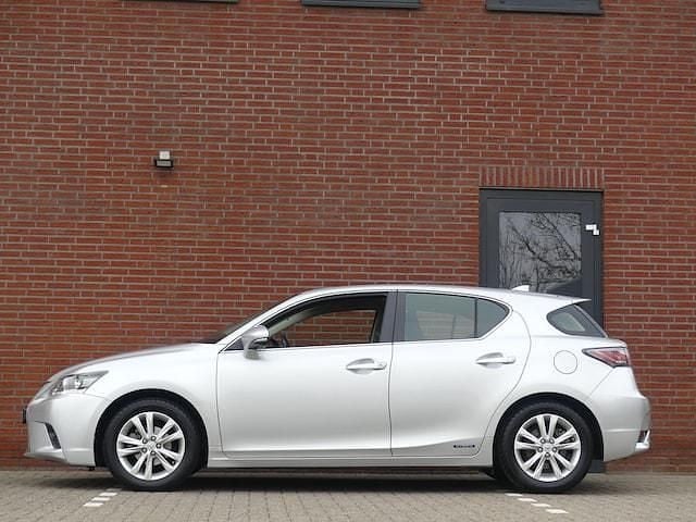 Occasion Lexus CT200h Business Edition 101 PK (74 kW) 2014 Grijs Hatchback