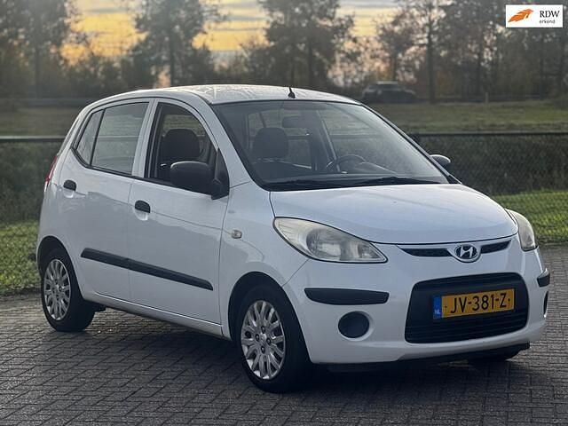 Wit Occasion 2009 Hyundai i10 Pure Hatchback | € 2.399 (Eerlijke prijs) - Afbeelding 1/4