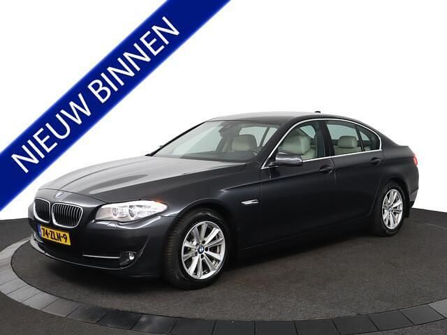 Grijs Occasion 2013 BMW 520 Executive Sedan | € 11.950 (Goede deal) - Afbeelding 1/4