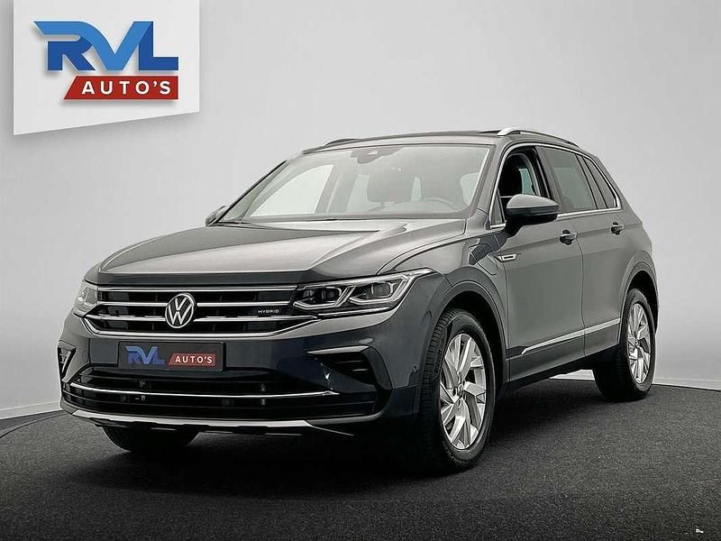 Grijs (metallic) Gebruikt 2022 VW Tiguan SUV | € 33.800 (Super prijs) - Afbeelding 1/4