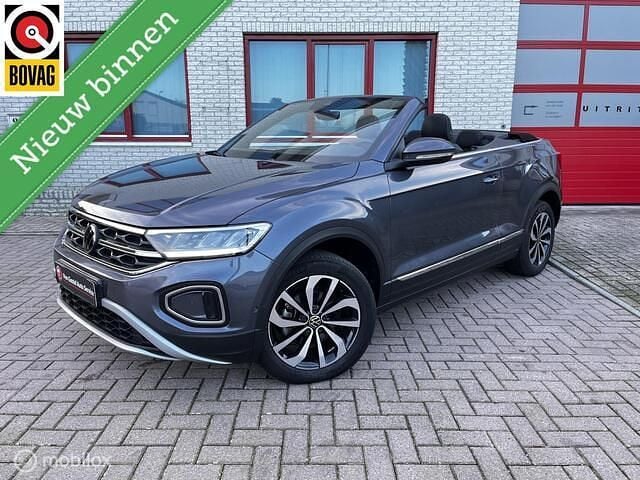 Grijs (metallic) Occasion 2022 VW T-Roc Cabriolet Cabriolet | € 27.950 (Eerlijke prijs) - Afbeelding 1/4