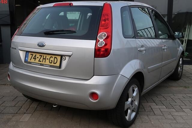Occasion Ford Fiesta Futura 69 PK (50 kW) 2008 Grijs Hatchback