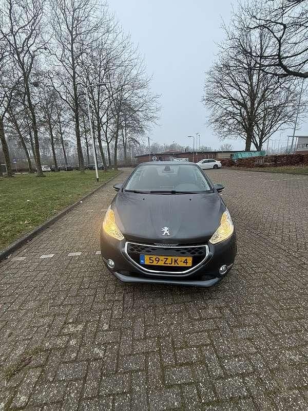 Occasion 2012 Peugeot 208 Active Hatchback | € 3.000 (Super prijs) - Afbeelding 1/4