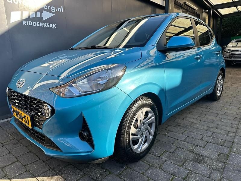 Blauw Gebruikt 2022 Hyundai i10 Comfort Hatchback | € 10.950 (Eerlijke prijs) - Afbeelding 1/4