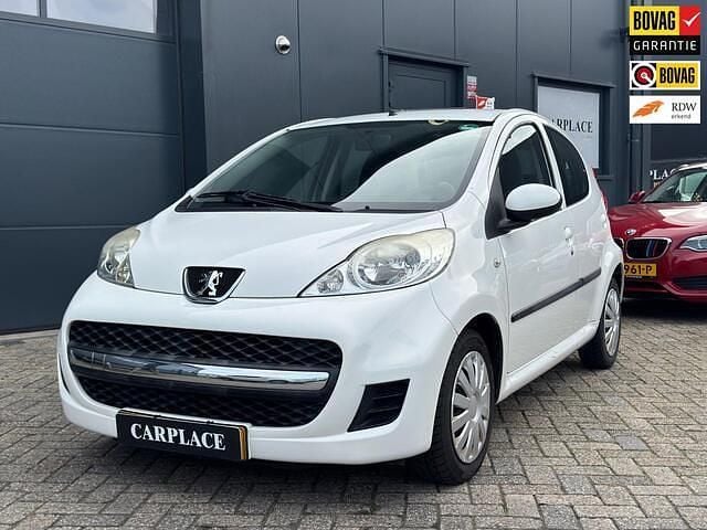 Wit Gebruikt 2012 Peugeot 107 Hatchback | € 6.750 (Eerlijke prijs) - Afbeelding 1/4