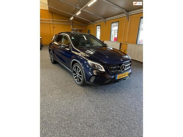 Blauw Gebruikt 2018 Mercedes GLA180 SUV | € 19.000 (Goede deal) - Afbeelding 1/4
