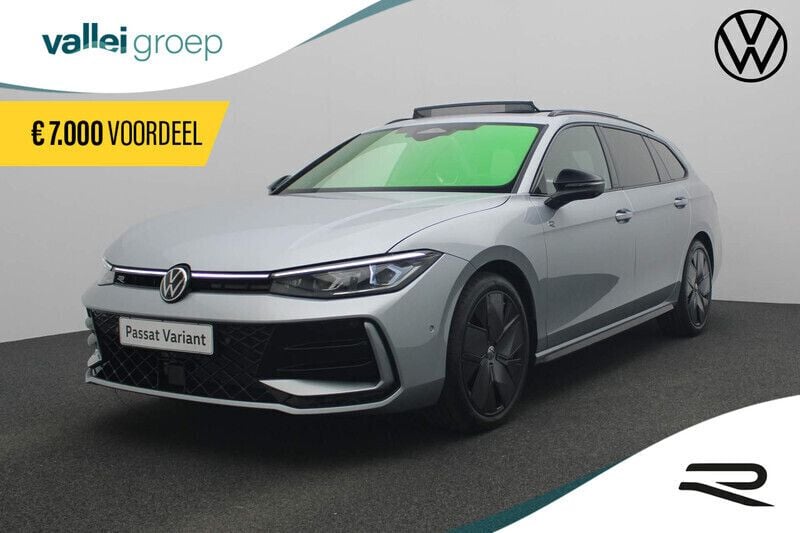 Grijs Nieuw 2024 VW Passat Business Stationwagen | € 56.990 (Duur) - Afbeelding 1/4