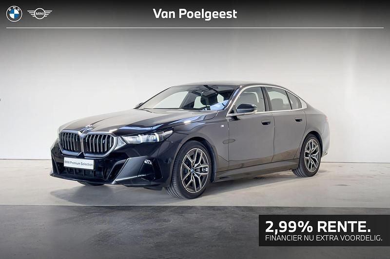 Grijs Gebruikt 2025 BMW i5 M Sport Sedan | € 63.895 (Eerlijke prijs) - Afbeelding 1/4