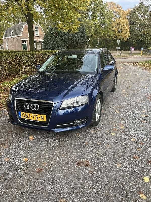 Blauw Gebruikt 2011 Audi A3 Stationwagen | € 5.500 (Eerlijke prijs) - Afbeelding 1/4