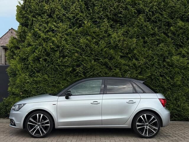 Grijs Occasion 2012 Audi A1 Sportback S-Line Hatchback | € 8.890 (Eerlijke prijs) - Afbeelding 1/4