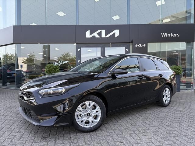 Zwart Nieuw 2025 Kia Ceed Sportswagon Stationwagen | € 29.930 (Super prijs) - Afbeelding 1/4