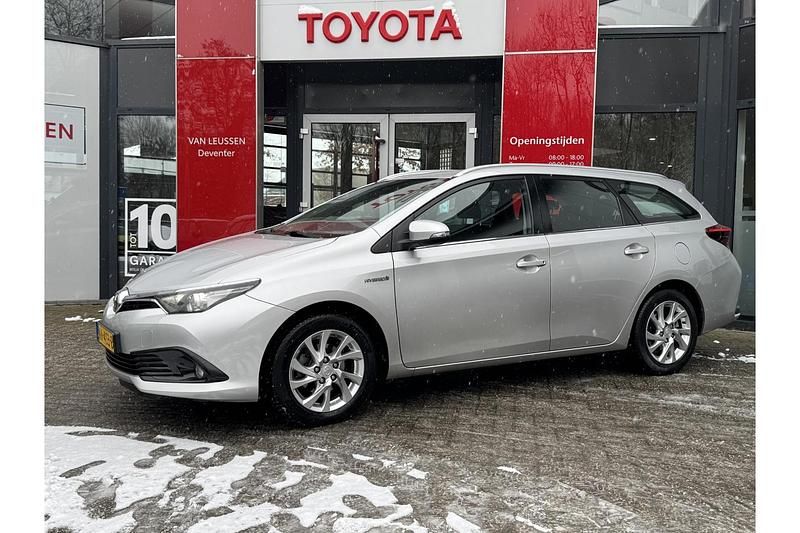 Grijs Occasion 2016 Toyota Auris Touring Sports Trend Stationwagen | € 10.549 (Eerlijke prijs) - Afbeelding 1/1