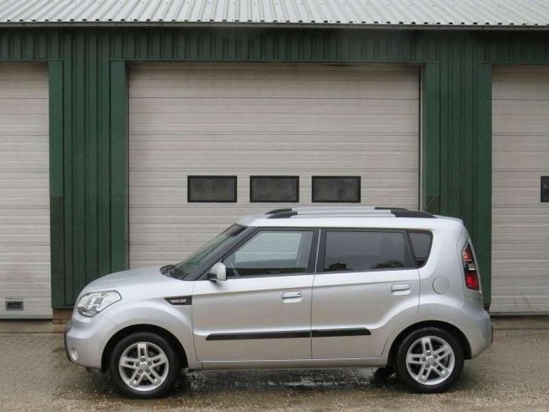 Grijs, metallic lak Gebruikt 2010 Kia Soul SUV | € 5.250 (Eerlijke prijs) - Afbeelding 1/4