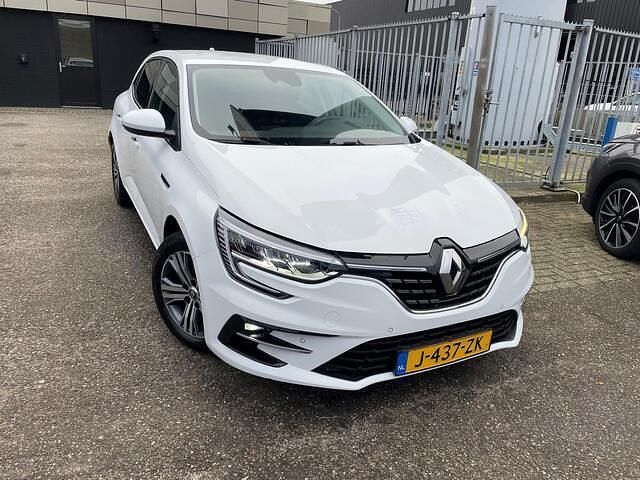 Occasion Renault Mégane IV Intens 140 PK (102 kW) 2020 Wit Hatchback