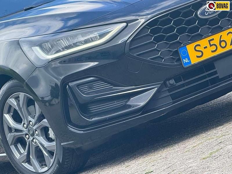 Zwart Gebruikt 2023 Ford Focus ST-Line Stationwagen | € 19.425 (Eerlijke prijs) - Afbeelding 1/4