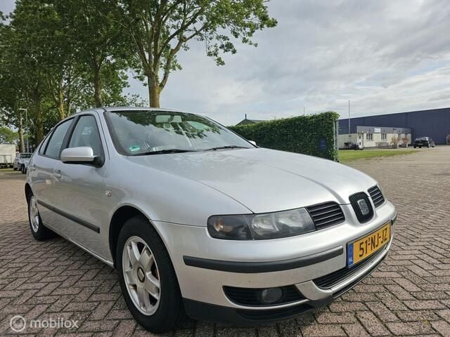 Occasion Seat Leon Sport 105 PK (77 kW) 2002 Grijs Hatchback