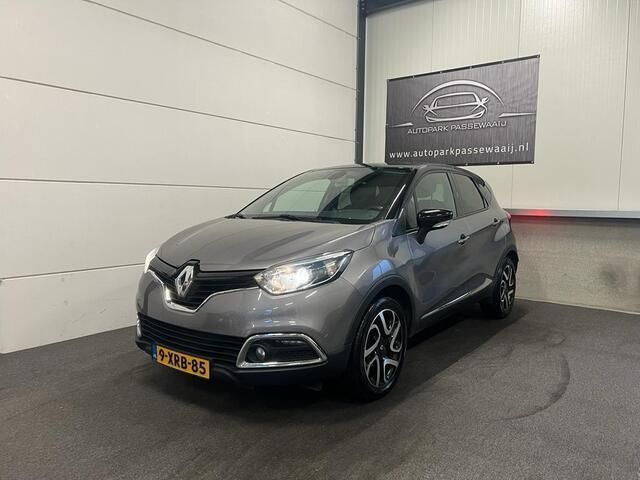 Grijs Gebruikt 2014 Renault Captur Dynamique SUV | € 9.950 (Eerlijke prijs) - Afbeelding 1/4