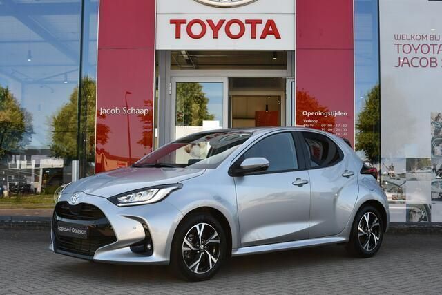 Grijs Gebruikt 2024 Toyota Yaris Limited Hatchback | € 26.999 (Iets duurder) - Afbeelding 1/4