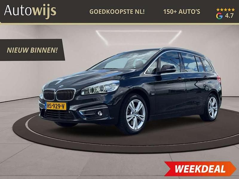 Zwart, metallic lak Gebruikt 2016 BMW 220 Gran Tourer Luxury Line MPV | € 10.895 (Eerlijke prijs) - Afbeelding 1/4