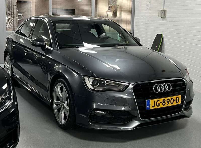 Grijs Gebruikt 2016 Audi A3 Sport Sedan | € 15.499 (Eerlijke prijs) - Afbeelding 1/4