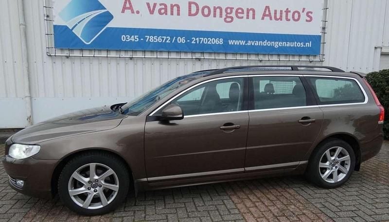 Bruin Gebruikt 2014 Volvo V70 Summum Stationwagen | € 15.995 (Eerlijke prijs) - Afbeelding 1/4