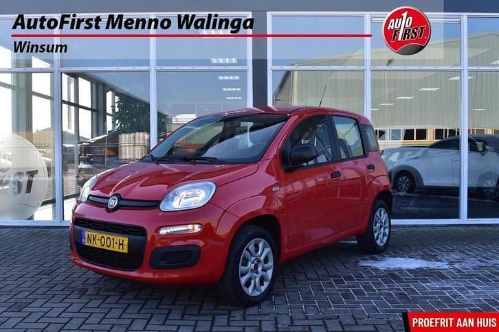 Rood Occasion 2017 Fiat Panda Pop Star Hatchback | € 3.950 (Super prijs) - Afbeelding 1/4
