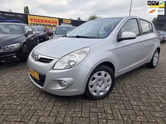 Grijs Gebruikt 2011 Hyundai i20 Hatchback | € 6.350 (Eerlijke prijs) - Afbeelding 1/4