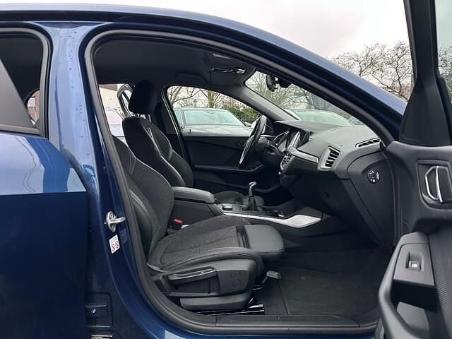 Occasion BMW 118 Executive 140 PK (102 kW) 2021 Blauw Hatchback