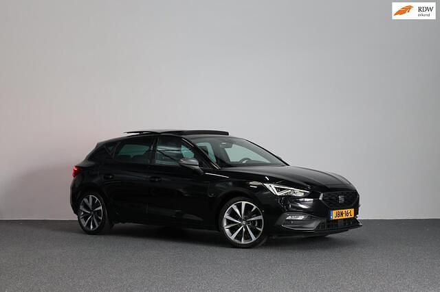 Zwart Gebruikt 2021 Seat Leon FR Hatchback | € 21.495 (Eerlijke prijs) - Afbeelding 1/4