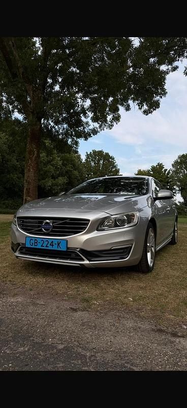 Grijs Occasion 2015 Volvo V60 Momentum Stationwagen | € 5.250 (Super prijs) - Afbeelding 1/4