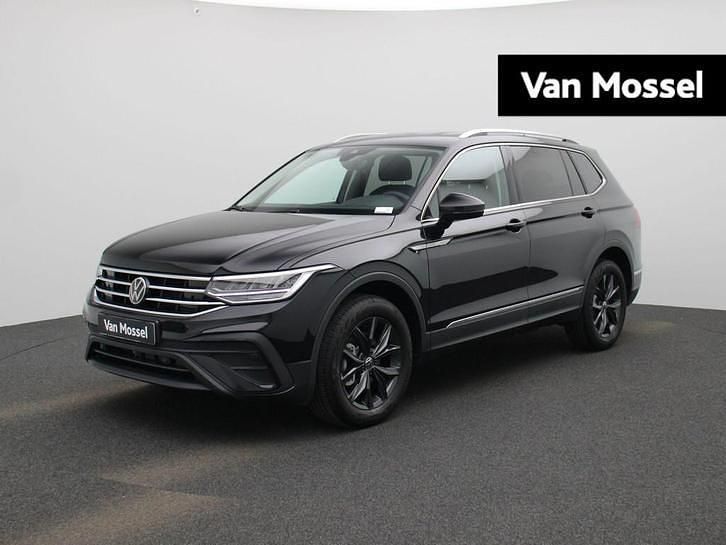 Zwart Occasion 2025 VW Tiguan Allspace Pro SUV | € 51.900 (Eerlijke prijs) - Afbeelding 1/4