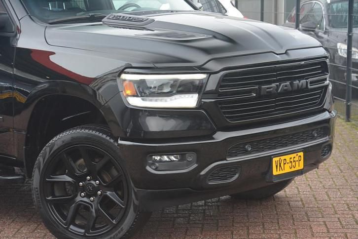 Occasion Dodge Ram 402 PK (295 kW) 2021 Zwart (metallic) Pickup