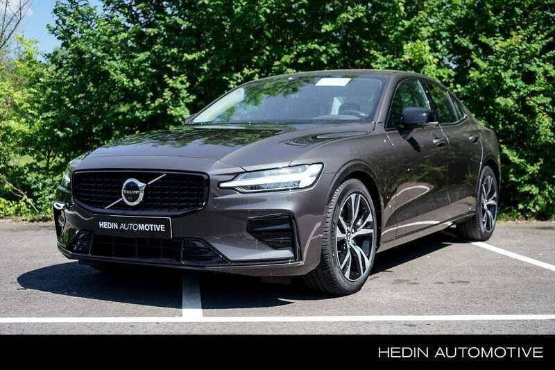 Grijs Gebruikt 2024 Volvo S60 Plus Sedan | € 44.995 (Duur) - Afbeelding 1/4