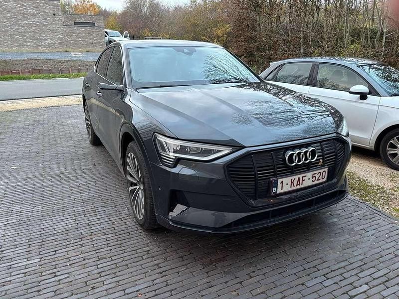 Grijs Occasion 2020 Audi e-tron Sportback SUV | € 30.500 (Goede deal) - Afbeelding 1/4