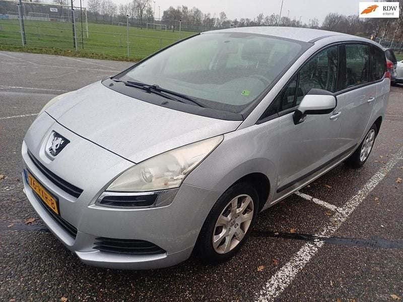 Grijs Gebruikt 2010 Peugeot 5008 MPV | € 2.650 (Eerlijke prijs) - Afbeelding 1/4