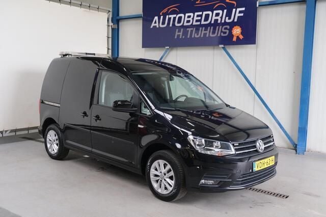 Zwart Gebruikt 2019 VW Caddy Highline MPV | € 15.950 (Eerlijke prijs) - Afbeelding 1/4