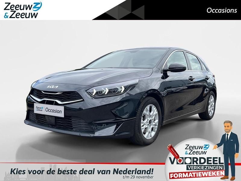 Zwart Gebruikt 2024 Kia Ceed Hatchback | € 24.920 (Iets duurder) - Afbeelding 1/4