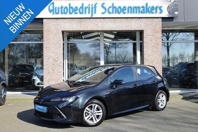 Zwart Gebruikt 2021 Toyota Corolla Active Hatchback | € 19.795 (Eerlijke prijs) - Afbeelding 1/4